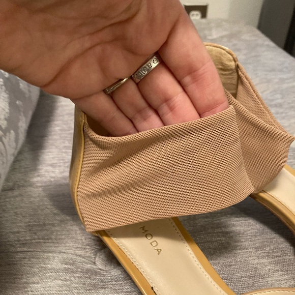 Pelle Moda Nude Kitten Heels with Mesh Detail, Size 8, Never Worn - Picture 3 of 7